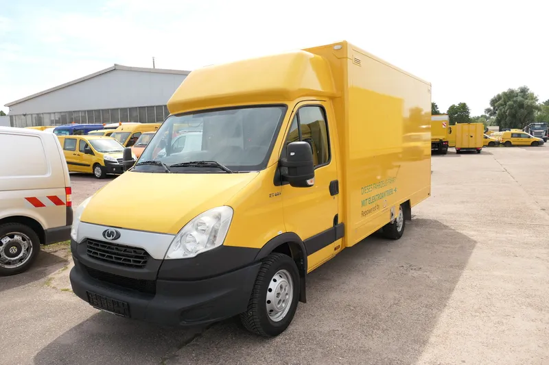 Iveco Daily 35 S11 C30C ELEKTRO COC Umbau 08/2021 - Image 1