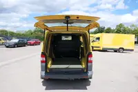 Volkswagen T5 Transporter 2.0 TDI PARKTRONIK - Thumbnail 10