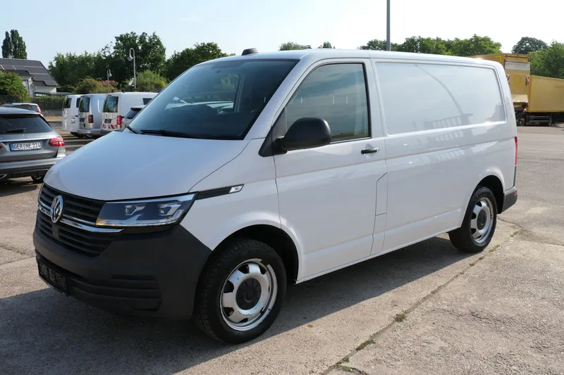 Volkswagen T6.1 Transporter 2.0 TDI 4MOTION Klima AHK - Image 1