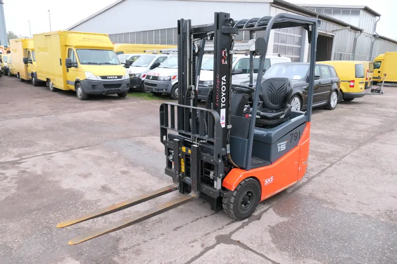 Toyota 7FBEST 15 3-Rad DUPLEX HUBHÖHE 3m - Image 1