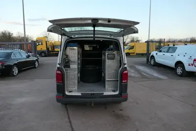 Volkswagen T6 Transporter 2.0 TDI 4Motion 3Sitzer KLIMA AHK T6 Transporter 2.0 TDI 4Motion 3Sitzer KLIMA AHK