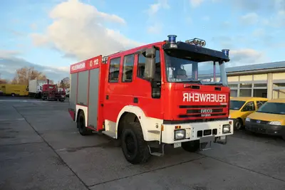 Iveco FF 95 E LF 8 DoKa AHK 4X4 SFZ FEUERWEHR FF 95 E LF 8 DoKa AHK 4X4 SFZ FEUERWEHR