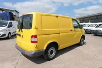 Volkswagen T5 Transporter 2.0 TDI 2-Sitzer Flügeltüren EUR5 - Thumbnail 4