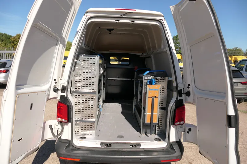 Volkswagen T6.1 Transporter 2.0 TDI 4Motion Hochdach lang - Image 1