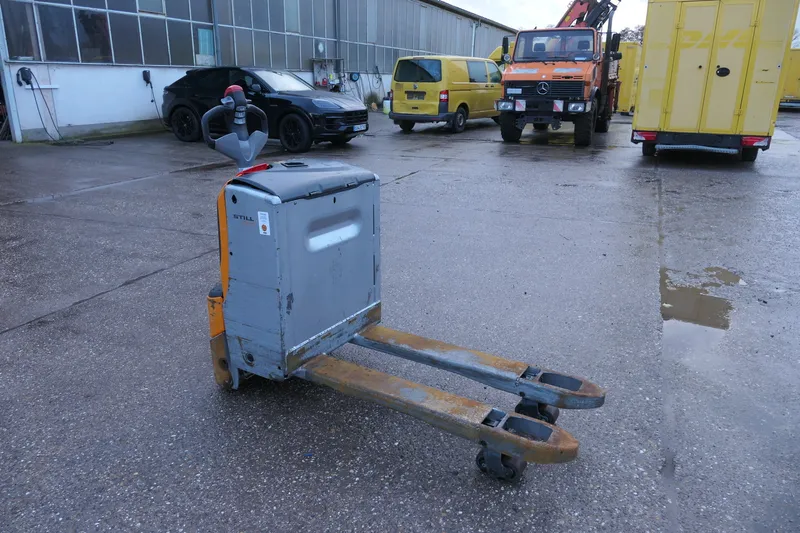 Still EXU 16 - Image 1