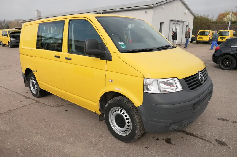 Volkswagen T5 Transporter 1.9 TDI PARKTRONIK - Image 1