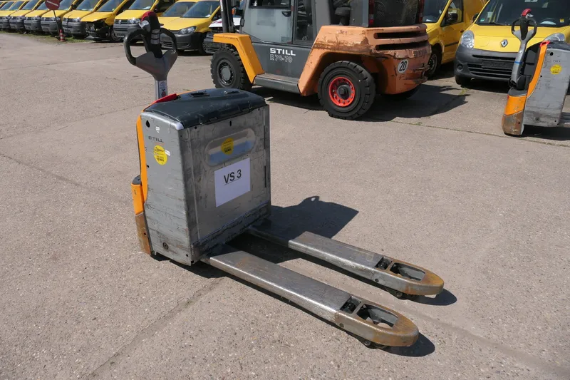 Still EXU 16 - Image 1